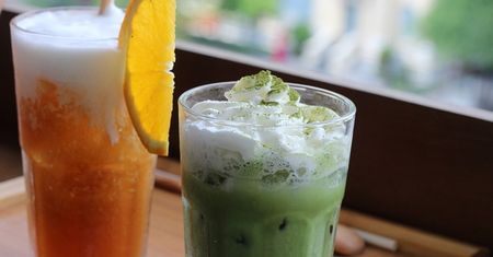 Nowości w McDonalds – PAŹDZIERNIK 2021. Vanilla Matcha Latte i desery Twix