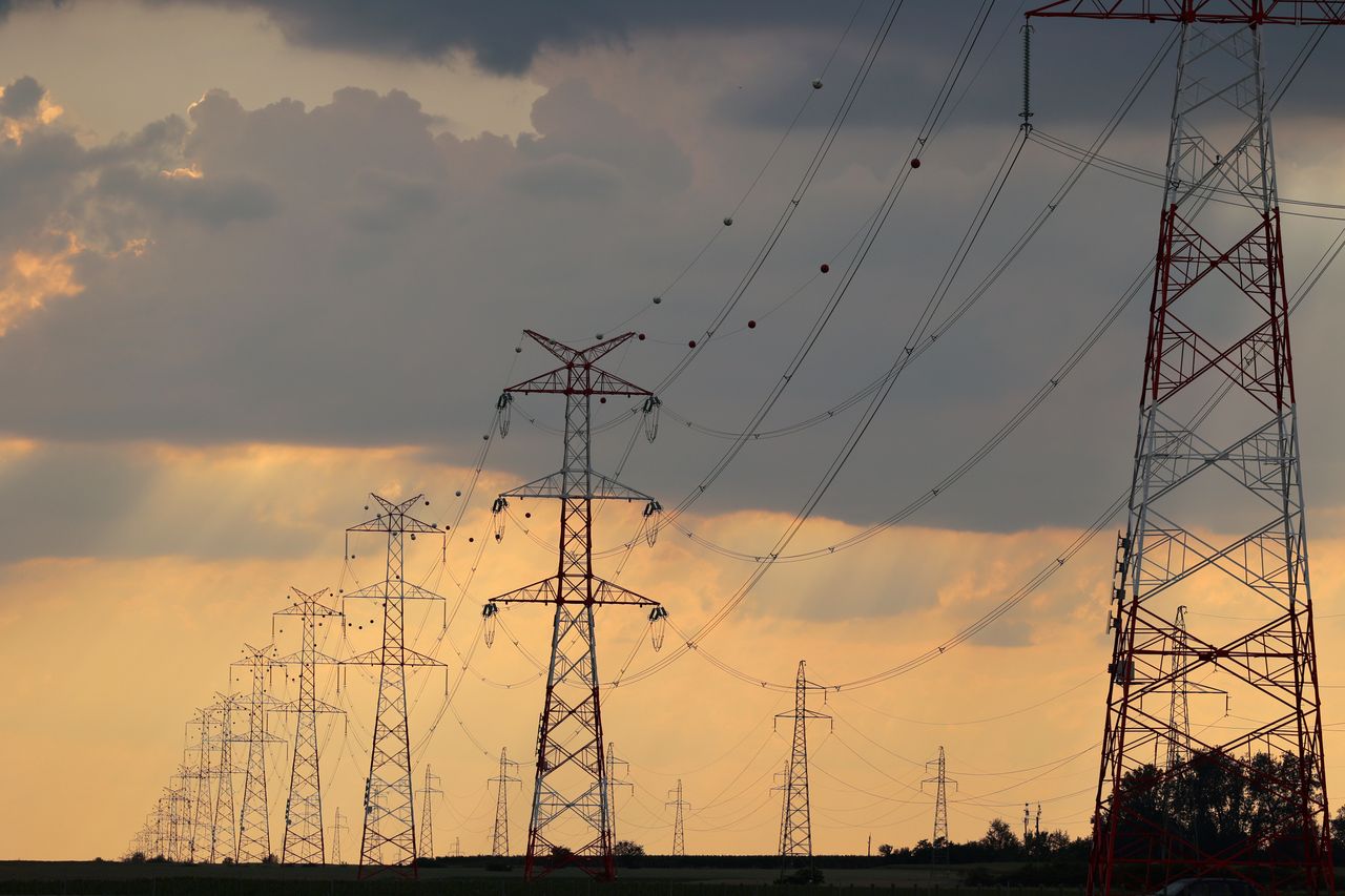 Ceny prądu w 2023 r. To będzie kluczowy czynnik przy ustalaniu taryf?