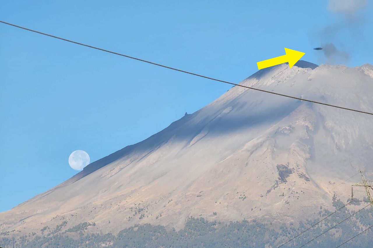 Zauważyli ten obiekt nad wulkanem w Meksyku. Wierzą, że to UFO.