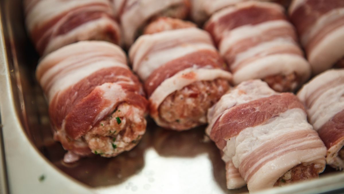 Mięso mielone w boczku. Nowy wynalazek, który pokochała moja rodzina