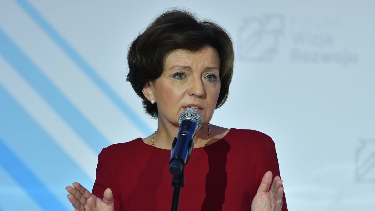 Gdynia, 26.08.2021. Minister rodziny i polityki społecznej Marlena Maląg w pierwszym dniu IV edycji Forum Wizja Rozwoju, 26 bm. w Gdyni. Forum w założeniu organizatorów ma być miejscem spotkań i merytorycznej dyskusji o perspektywach i kierunkach rozwoju polskiej gospodarki. (jm) PAP/Adam Warżawa