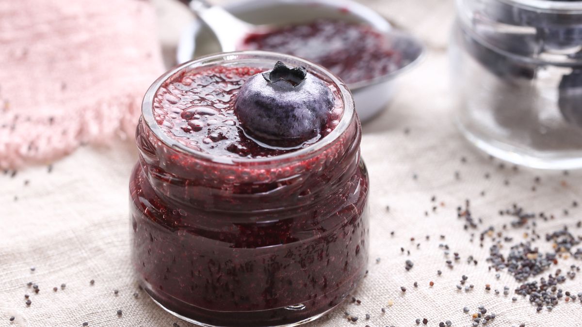 Domowy dżem z nasion chia i borówek
