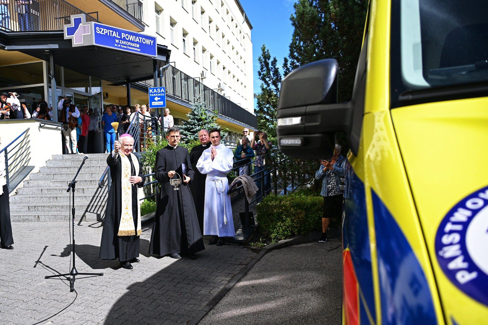 Poświęcenie karetki w Zakopanem