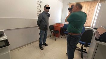 Warszawa: podpalił kamienicę i groził mieszkańcom. Jest dobrze znany policji