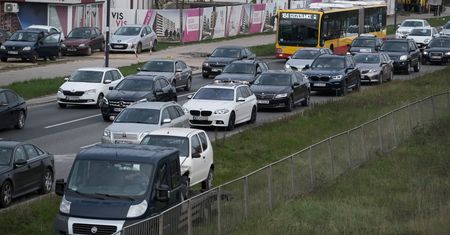 Warszawa. Dwa wypadki w alei Prymasa Tysiąclecia. Poszkodowane dziecko