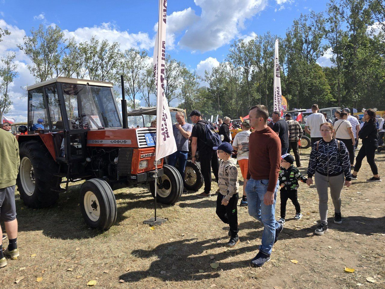 Wilkowice: Tłumy na Festiwalu Starych Ciągników i Maszyn Rolniczych