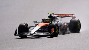 Deszcz zrobił show w F1. Szalone zwroty akcji w wyścigu