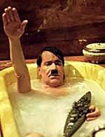 Kadr z filmu "Mein Fuehrer: najprawdziwsza historia o Adolfie Hitlerze"