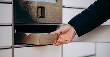 Zamówił paczkę z Chin. W środku czekała żywa niespodzianka