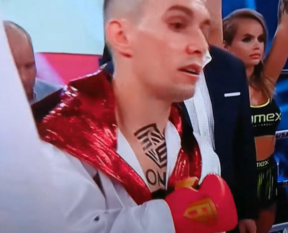 Lidia Kopania masakruje hymn na gali boksu