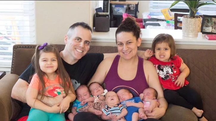 urodziła pięcioraczki