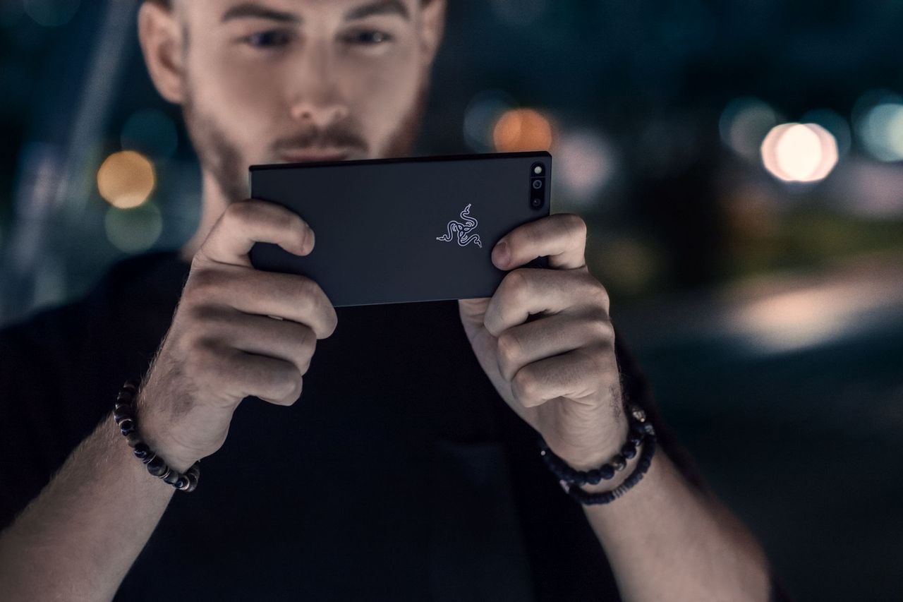 Razer Phone oficjalnie. Bardzo wydajny smartfon stworzony z myślą o graczach