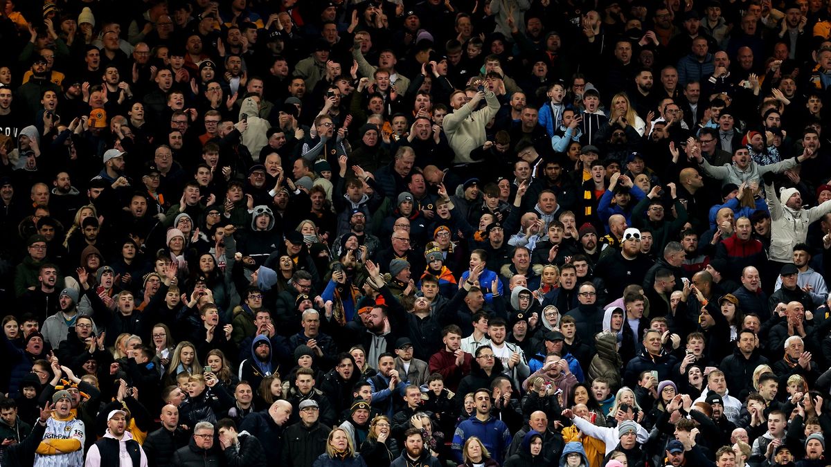 Zdjęcie okładkowe artykułu: Getty Images / Jack Thomas - WWFC/Wolves / Na zdjęciu: Fani Wolverhampton Wanderers.