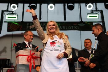 Pstrągowa: X Podkarpacki Festiwal Szarlotki w Siedlisku Janczar. Smak tradycji i energia Sławomira!