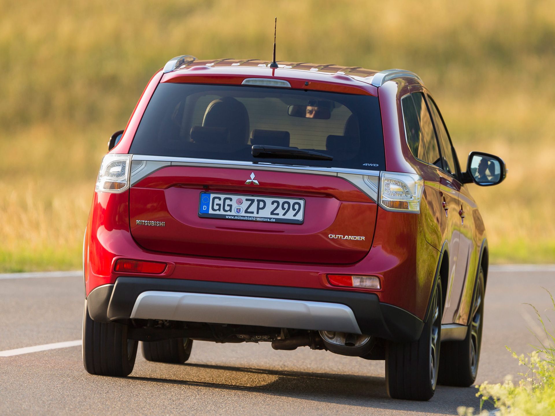 Mitsubishi Outlander 4