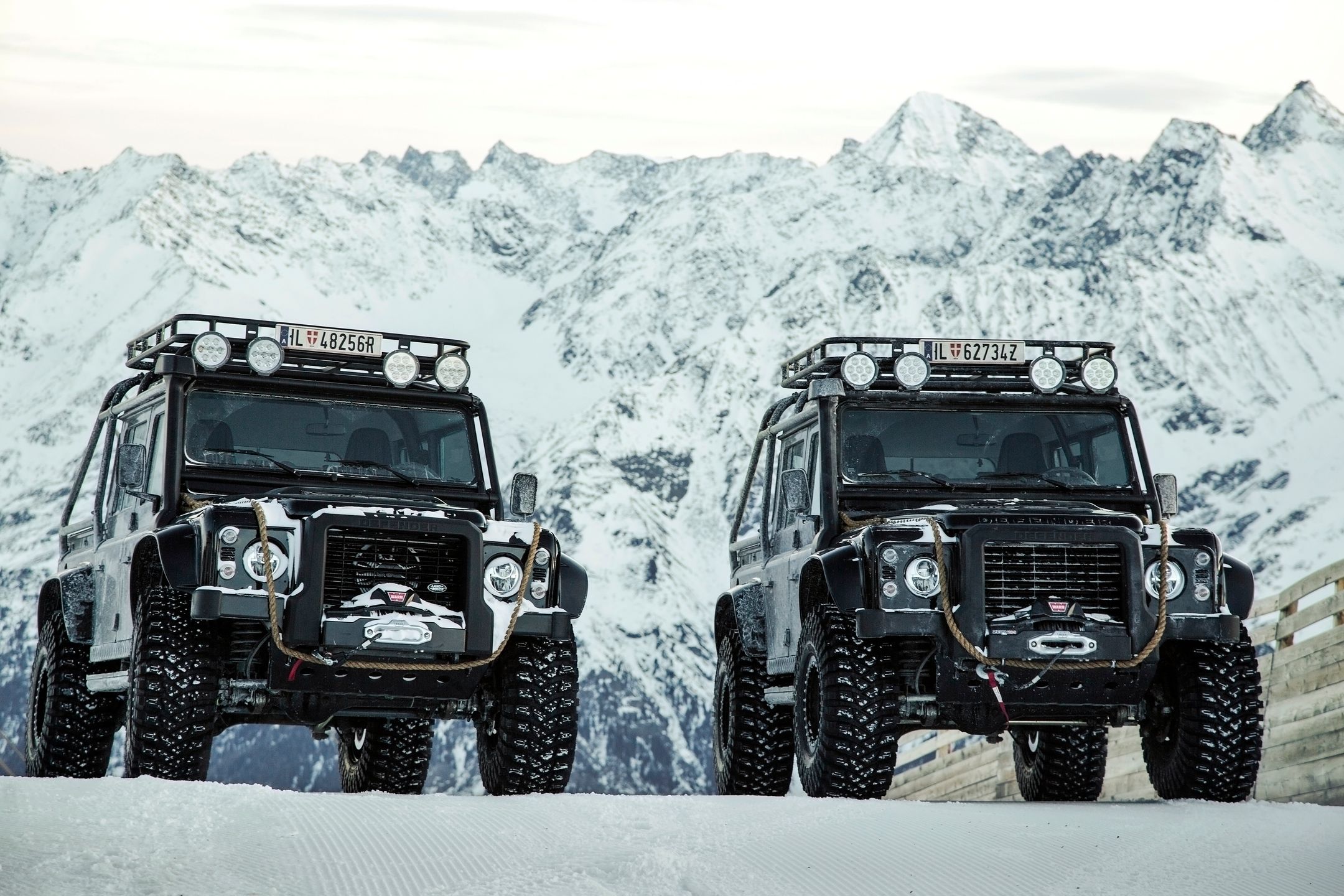 Land Rover Defender 110 007 Spectre (2015)