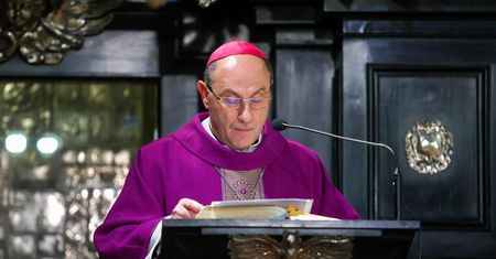 Prymas Polski składa życzenia. Mówi o wojnie