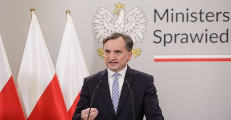 Ziobro pisze do Hołowni. "Chciałem i chcę zeznawać"