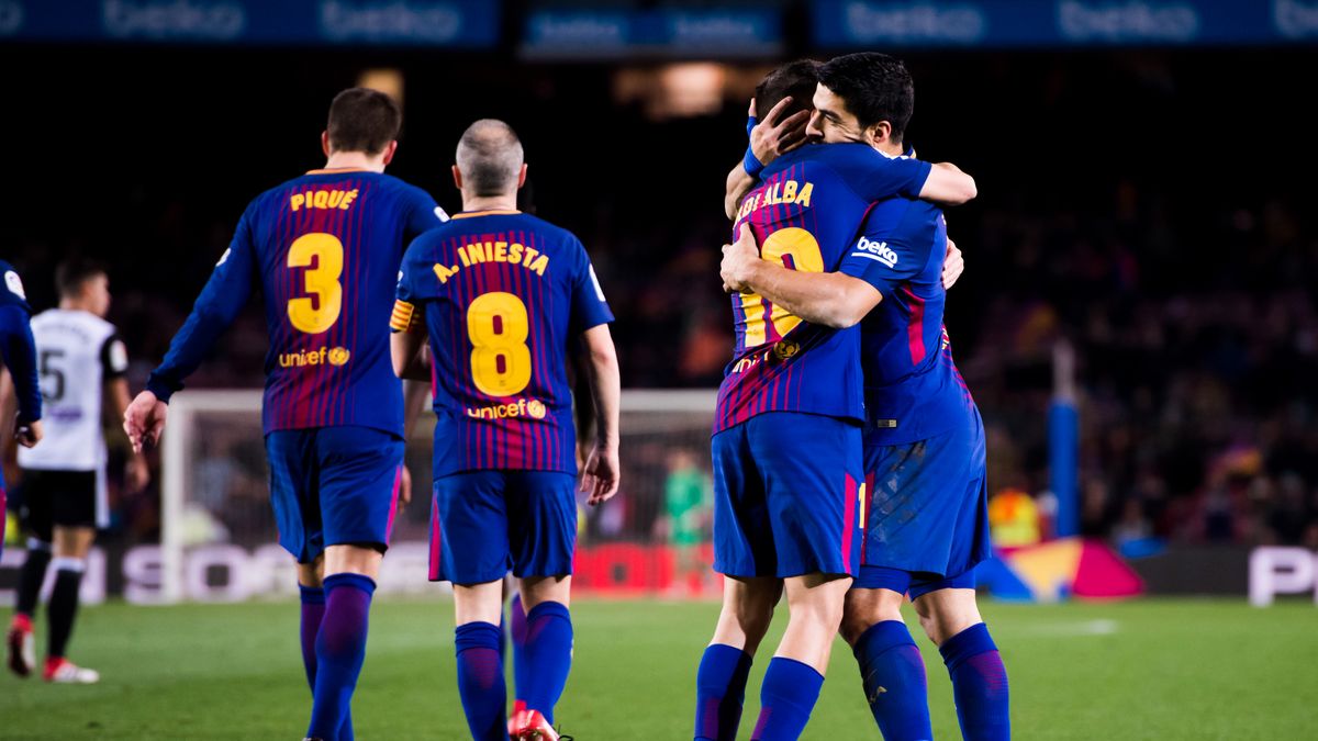 Zdjęcie okładkowe artykułu: Getty Images / Alex Caparros / Na zdjęciu: piłkarze FC Barcelona