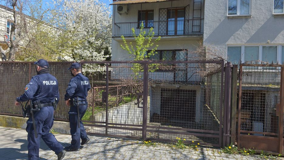 Według TVN24, w ochronę domu prezesa PiS może być zaangażowanych nawet kilkunastu policjantów