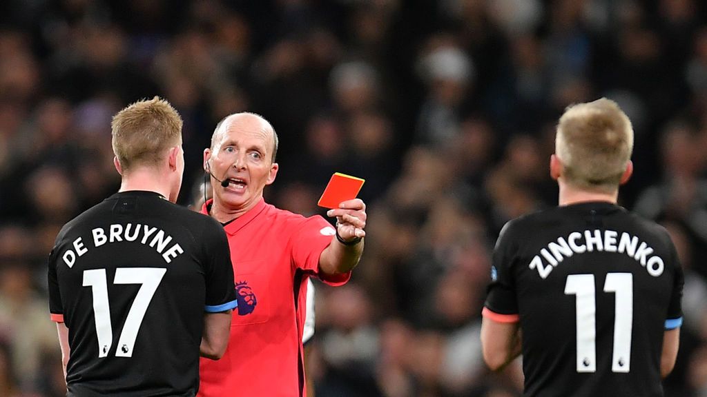 Getty Images / Justin Setterfield / Na zdjęciu w środku: sędzia Mike Dean