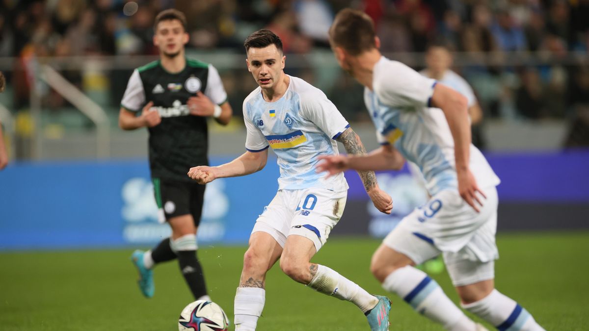 PAP / Leszek Szymański / Piłkarze Dynama Kijów w akcji