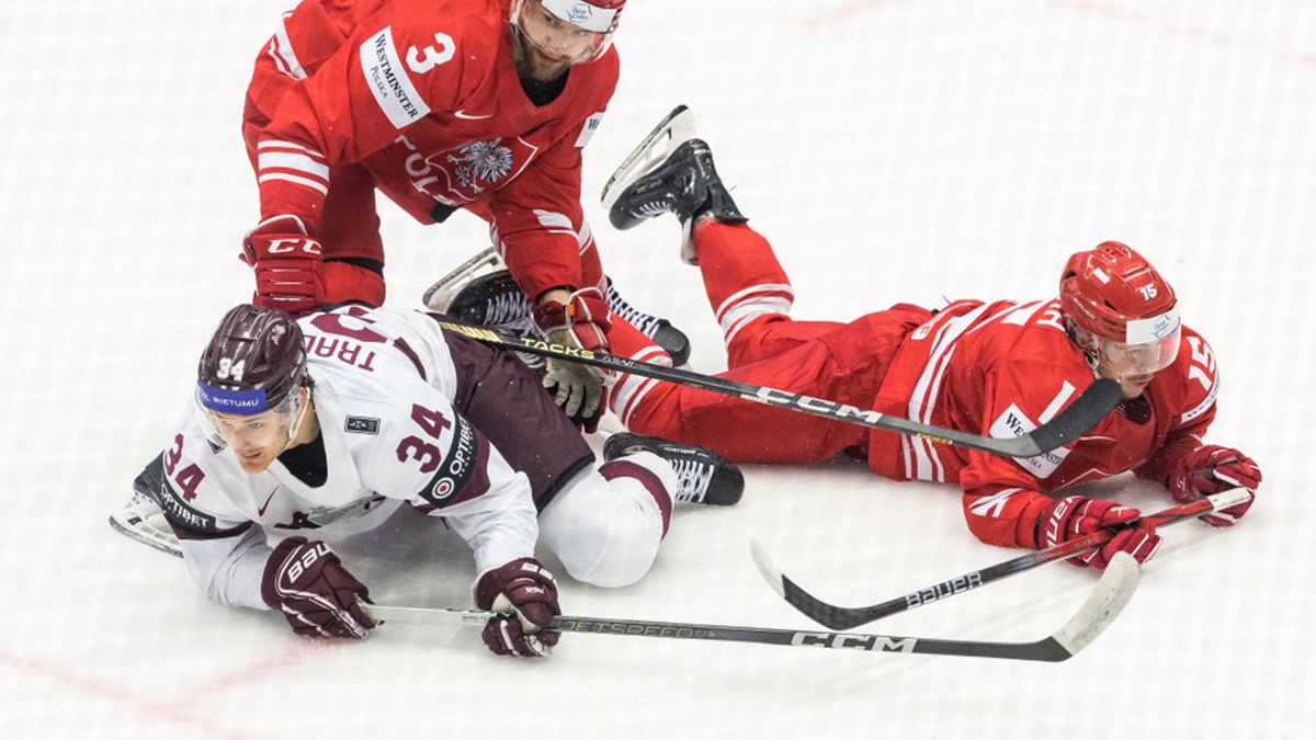Getty Images /  Foto Olimpik/NurPhoto  / Na zdjęciu: Bartosz Ciura (z lewej) podczas meczu z Łotwą