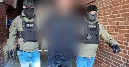 Chciał staranować autem przechodniów w Głogowie. Nie przyznał się do winy
