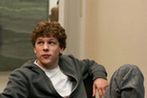 Jesse Eisenberg został Leksem Luthorem, a Jeremy Irons Alfredem