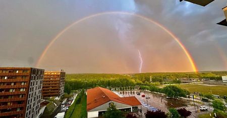 Zdjęcie z Katowic. Pokazali niezwykłe zjawisko na niebie