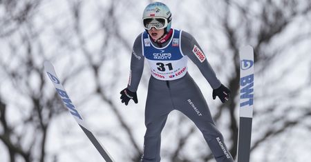 W drużynie z "dziadkiem". Polski skoczek zażartował z kolegi