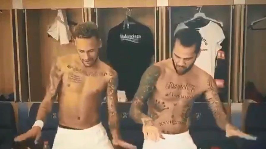 Instagram / Neymar / Taniec Neymara i Dani Alvesa