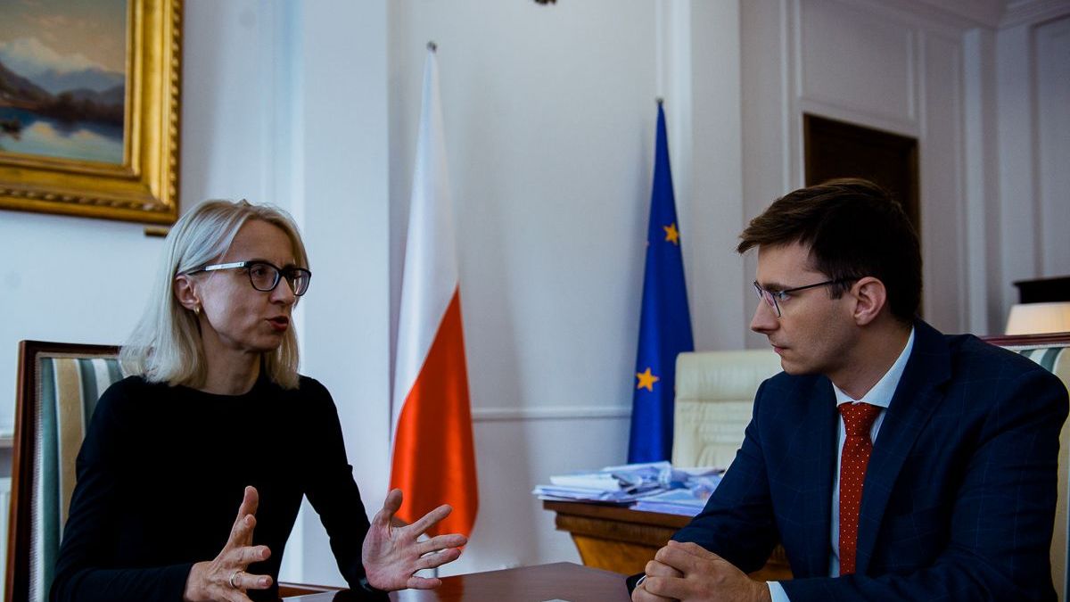 - Życzyłabym sobie, żeby deficyt był wykonany w 50-60 proc. - mówi w rozmowie z money.pl Teresa Czerwińska