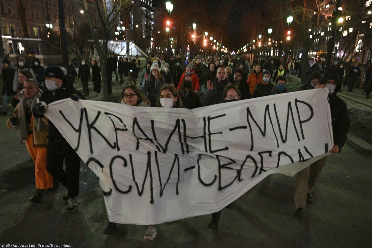Protesty w Rosji. W rosyjskich mediach wojna przeciwko Ukrainie ma być nazywana "operacją specjalną" 