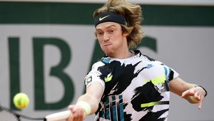 Tenis. ATP Petersburg: Andriej Rublow lepszy od Denisa Shapovalova. Borna Corić rywalem Rosjanina w finale
