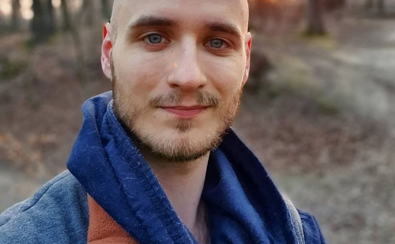 Przeszczepił włosy w Turcji. Aktor pokazał efekt końcowy