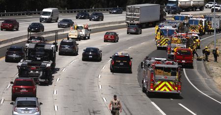 Los Angeles. Awaryjnie lądowanie samolotu na autostradzie. Na pokładzie były dwie osoby