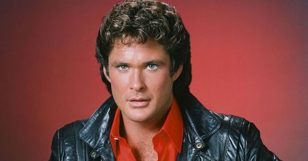 Tak David Hasselhoff wygląda po latach. Ściągnął koszulkę i podniósł temperaturę