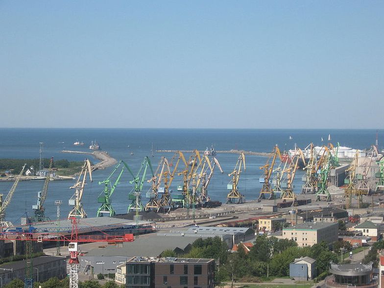 Rafineria w Możejkach pomaga zarabiać portowi w Kłajpedzie