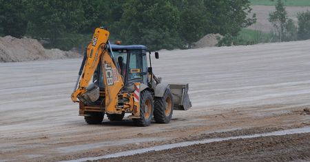 Tragedia na Podlasiu. Na mężczyzn osunęła się ziemia, jeden zmarł