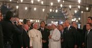 Papież Franciszek w Stambule. Wszedł do Błękitnego Meczetu