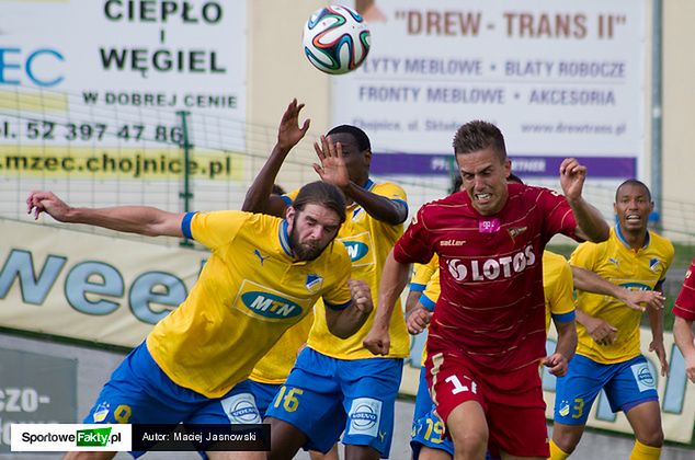 APOEL (żółte stroje) nie zagra z Piastem. Gliwiczanie zmierzą się z MSK Żyliną