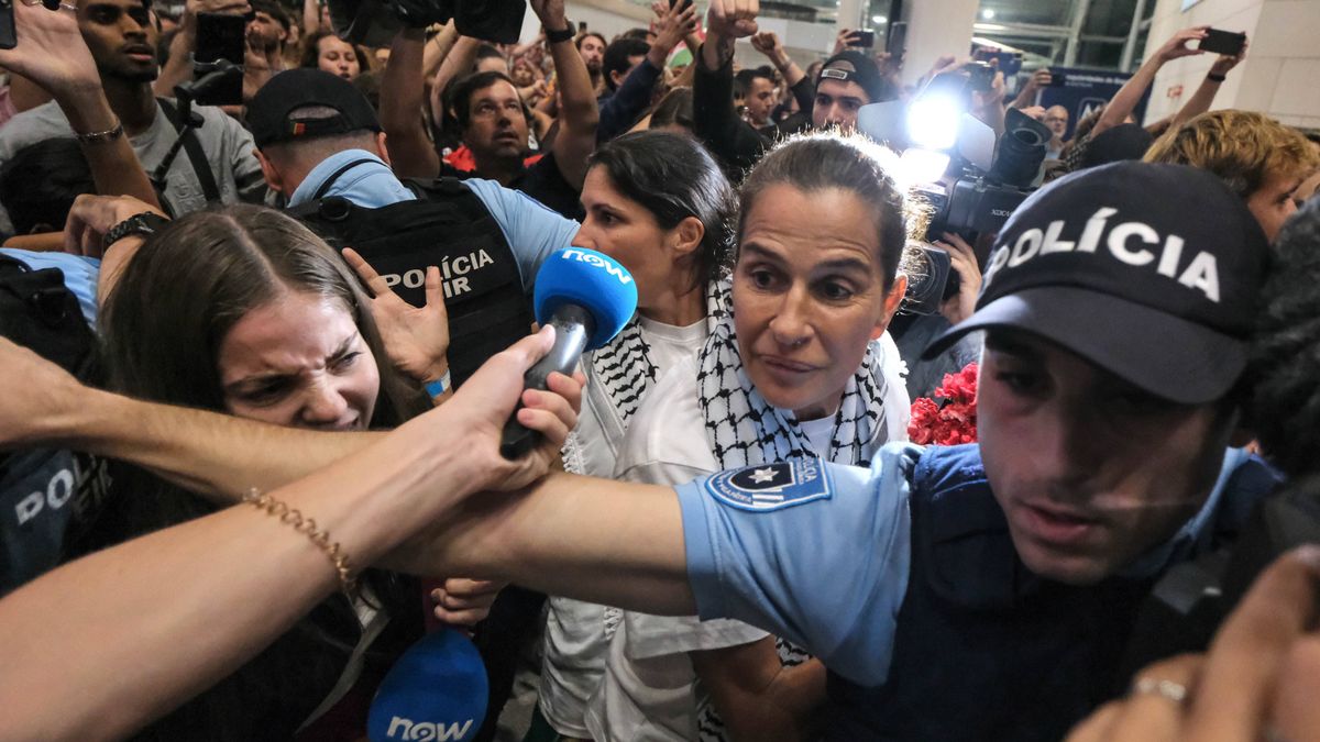 Global Sumud Flotilla detainees arrive at Lisbon Airport after being detained by Israel
RUI MINDERICO
Israel, Flotilla, detain, Gaza, Palestinians