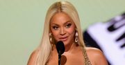 Beyonce zaliczyła WPADKĘ, odbierając statuetkę Grammy! Nagranie krąży po sieci. "AUĆ! Kto jej to zrobił?!"