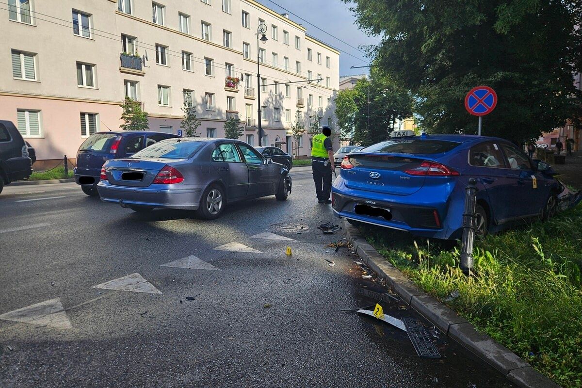 Zderzenie hyundaia z mercedesem na ul. Lipowej w Lublinie