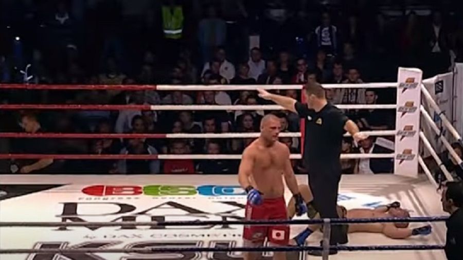 Martin Zawada w debiucie dla KSW pokonał Łukasza Jurkowskiego