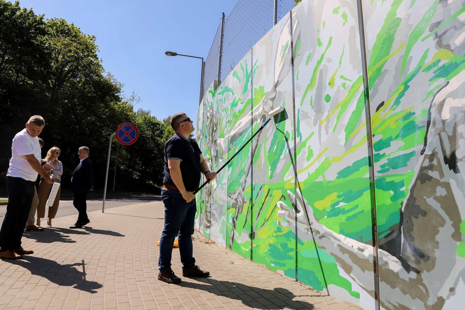 Mural powstał u zbiegu ulic Fredry i Słowiańskiej.