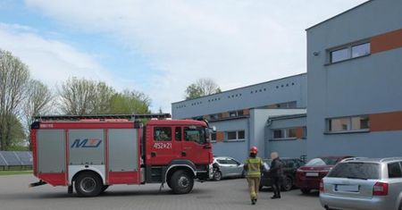 Rozszczelnienie instalacji gazowej w Publicznej Szkole Podstawowej w Kunowie.