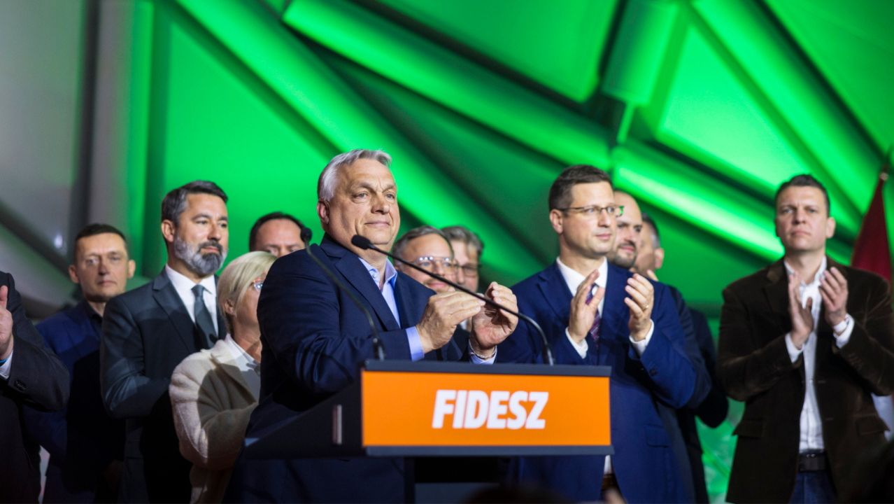 Orban mierzy się z porażką. Tak potraktował dziennikarzy