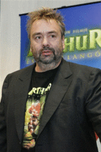 Stephen St. Leger, James Mather i Luc Besson w orbitującym więzieniu